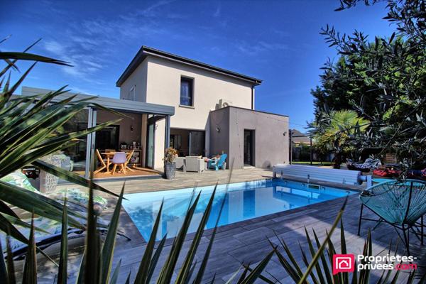 Maison Saint Barthelemy D Anjou 8 pièce(s) 220 m2