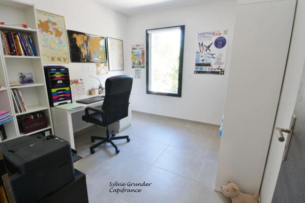 Maison à vendre contemporaine 6 pièces 4 chambres Salon de Provence