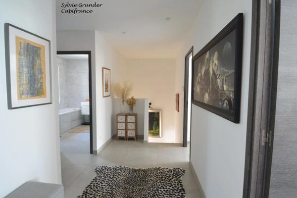 Maison à vendre contemporaine 6 pièces 4 chambres Salon de Provence