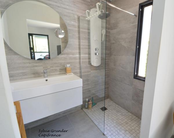 Maison à vendre contemporaine 6 pièces 4 chambres Salon de Provence