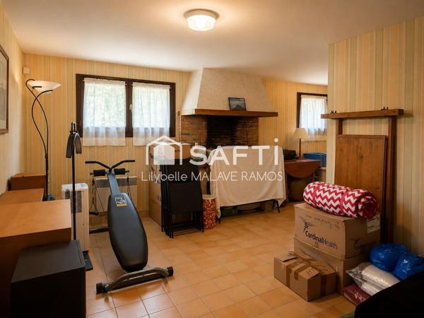 Maison familiale 4 chambres et 1187 m2 de terrain