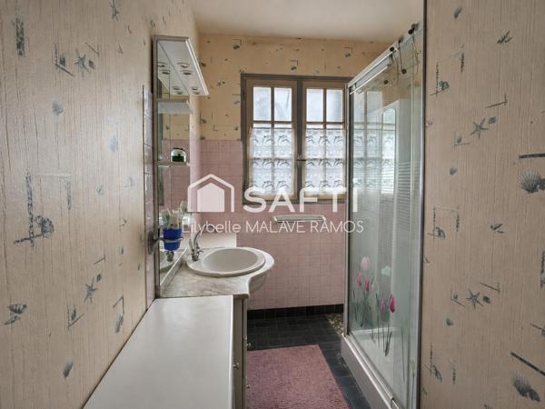 Maison familiale 4 chambres et 1187 m2 de terrain