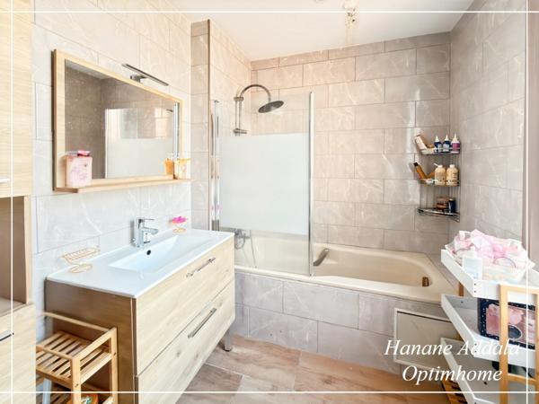 Maison familiale rénovée + appartement indépendant – Centre de Saint-Just-en-Chaussée (Oise)