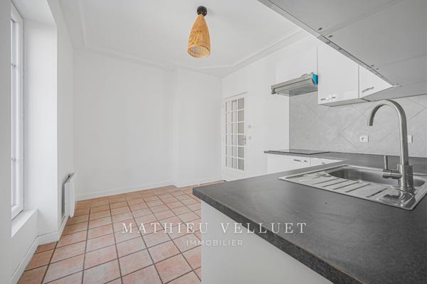 Paris (75018) T2 50m², 4ème Étage avec vue dégagée, DPE C - Jules Joffrin