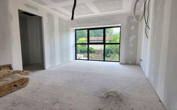 Maison à vendre    5 pièces • 234 m2 Salaise-sur-Sanne