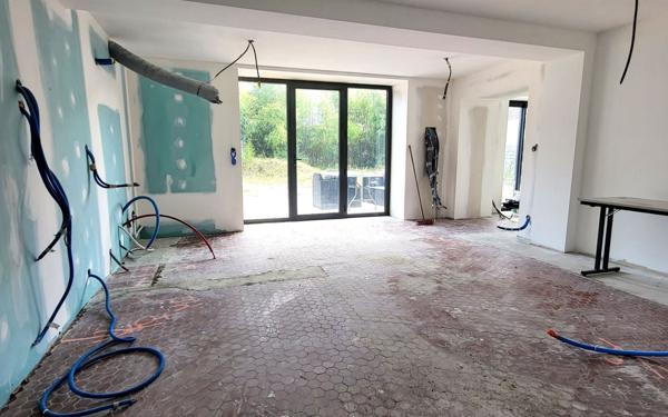 Maison à vendre    5 pièces • 234 m2 Salaise-sur-Sanne