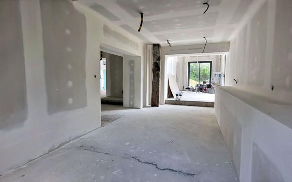 Maison à vendre    5 pièces • 234 m2 Salaise-sur-Sanne