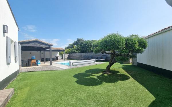 Maison à vendre    7 pièces • 147 m2 Rivedoux-Plage