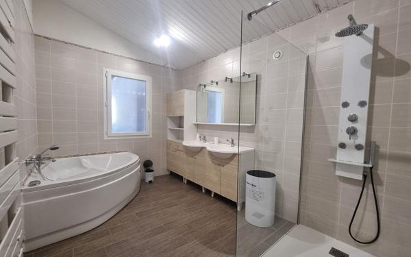 Maison à vendre    7 pièces • 147 m2 Rivedoux-Plage