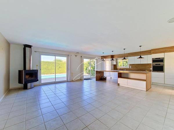 Villa T5 4 chambres 142 m² piscine