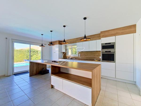 Villa T5 4 chambres 142 m² piscine