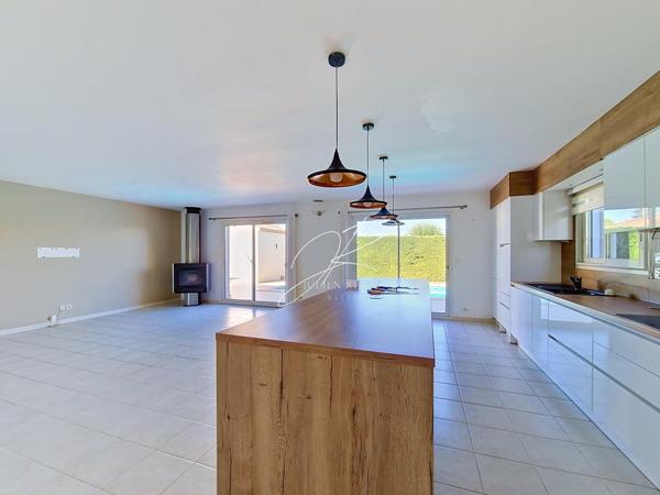 Villa T5 4 chambres 142 m² piscine