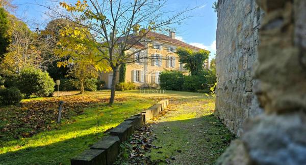 Condom (32100) Magnifique propriété 12 pièces, 7 chambres et un appartement de 100m² - secteur Eauze