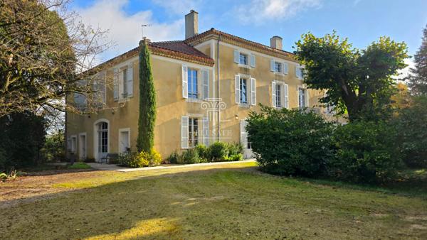 Condom (32100) Magnifique propriété 12 pièces, 7 chambres et un appartement de 100m² - secteur Eauze