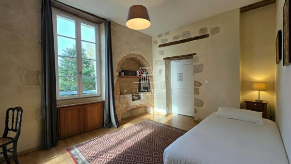 Condom (32100) Magnifique propriété 12 pièces, 7 chambres et un appartement de 100m² - secteur Eauze