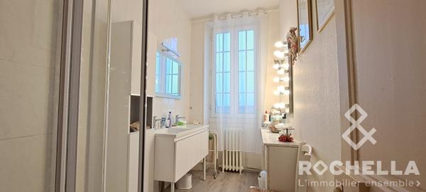 Maison bourgeoise de 1850 en pierre, 8 pièces, piscine, jardin clos