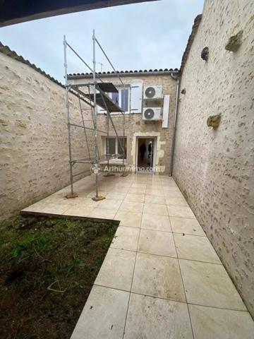 Location Maison 3 pièces 87 m2 à Brizambourg
