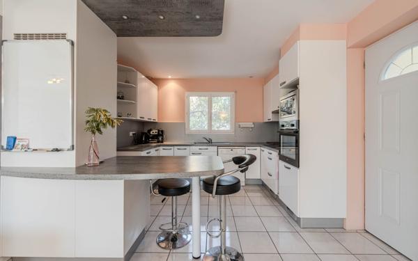 Maison à vendre    8 pièces • 183 m2 Quissac