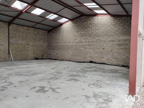 Location hangar 500 m² Pontpoint