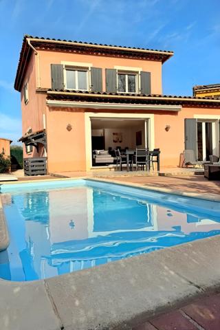 La Crau -Belle maison de 128 m² avec piscine, au calme et proche des commodités avec piscine