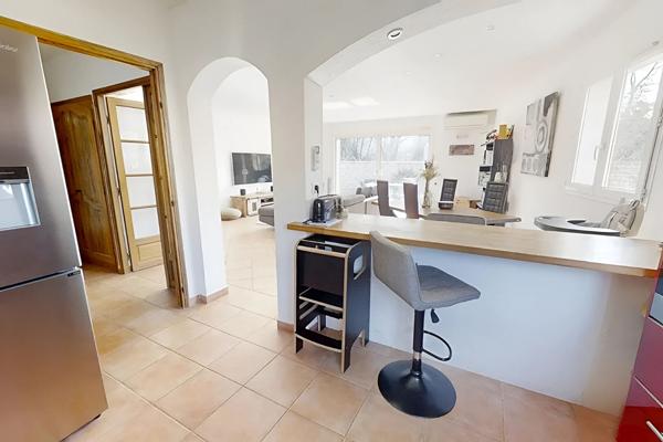 La Crau -Belle maison de 128 m² avec piscine, au calme et proche des commodités avec piscine