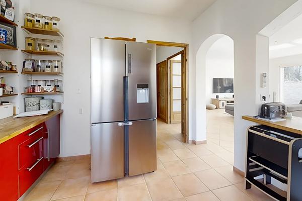 La Crau -Belle maison de 128 m² avec piscine, au calme et proche des commodités avec piscine