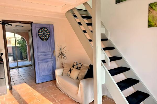 La Crau -Belle maison de 128 m² avec piscine, au calme et proche des commodités avec piscine