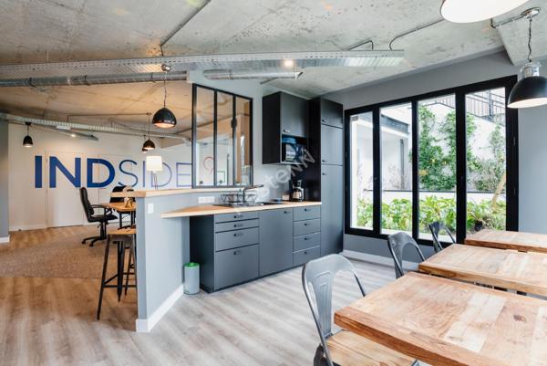 Nantes Saint-Félix - Bureaux de 197m² avec 2 places de stationnement - Accès PMR