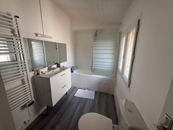 Appartement T2 dernier étage - Coeur de Bordeaux