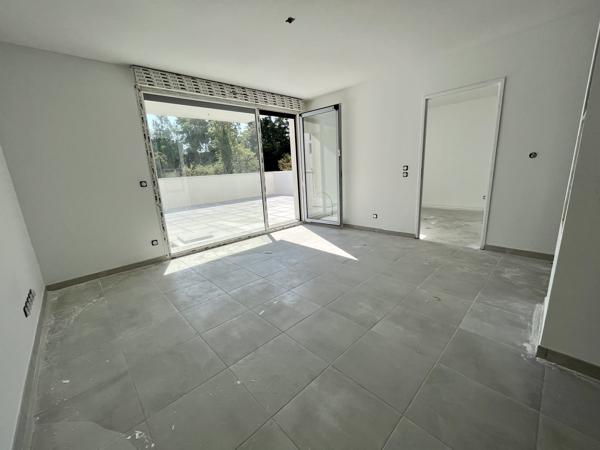 Appartement avec Terrasse/Parking - Proche Tram