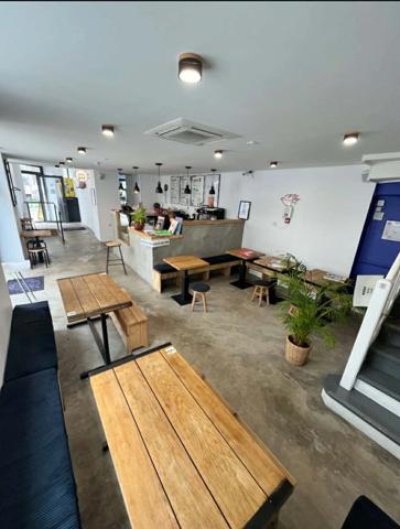 À VENDRE – FONDS DE COMMERCE RESTAURATION STREET FOOD – EMPLACEMENT N°1 – NANTES CENTRE