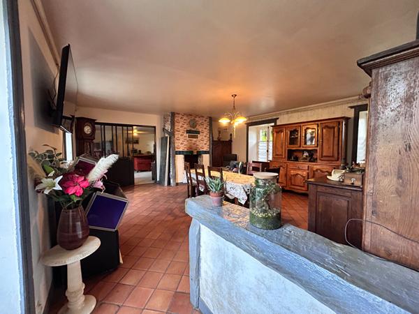 Ancien Presbytère de caractère ? Ensemble immobilier de rapport au coeur de Saint-Méen-le-Grand
