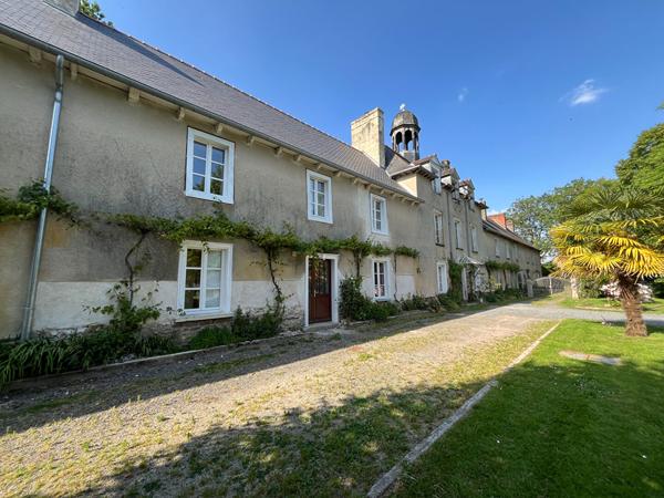 Ancien Presbytère de caractère ? Ensemble immobilier de rapport au coeur de Saint-Méen-le-Grand