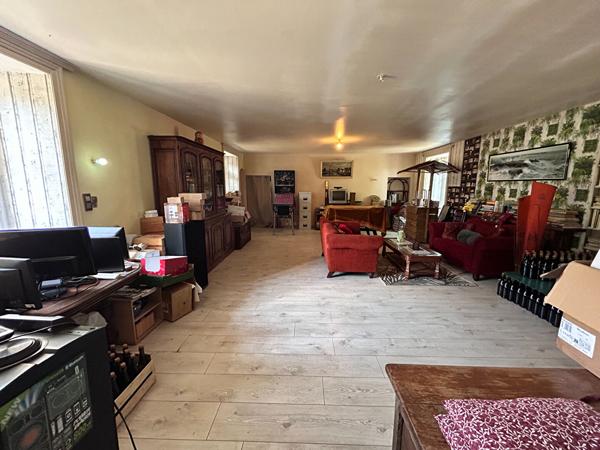 Ancien Presbytère de caractère ? Ensemble immobilier de rapport au coeur de Saint-Méen-le-Grand