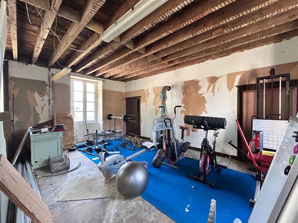Ancien Presbytère de caractère ? Ensemble immobilier de rapport au coeur de Saint-Méen-le-Grand
