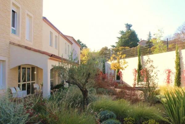 INVESTISSEMENT LOCATIF – Parignargues – Résidence EHPAD Château Notre-Dame - 7 % de rentabilité