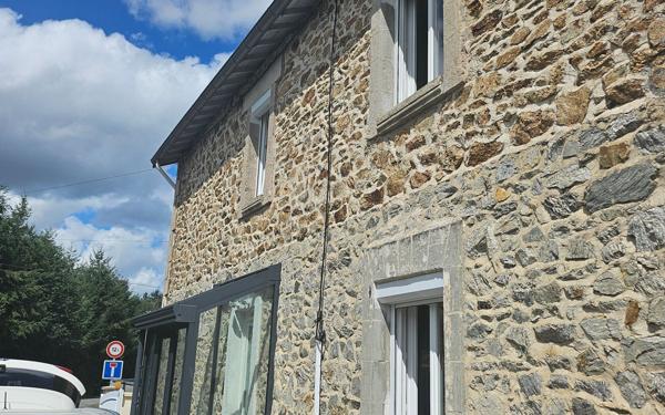 Maison à vendre    7 pièces • 196 m2 Rilhac-Rancon