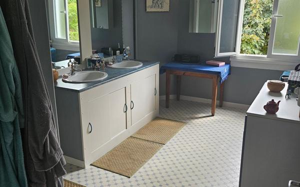 Maison à vendre    7 pièces • 196 m2 Rilhac-Rancon