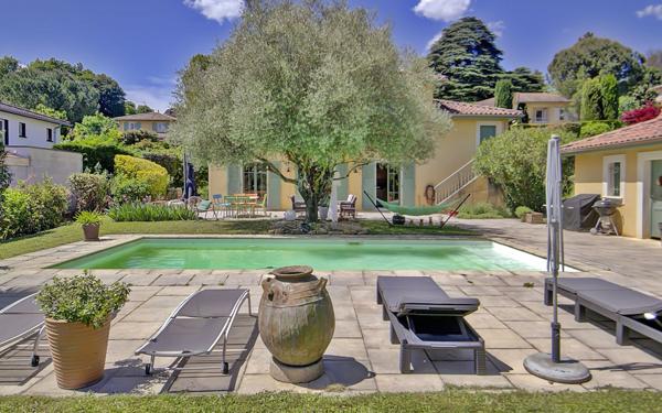 Maison à vendre    7 pièces • 140 m2 Saint-Cyr-au-Mont-d'Or