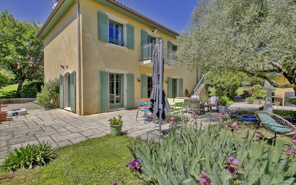 Maison à vendre    7 pièces • 140 m2 Saint-Cyr-au-Mont-d'Or