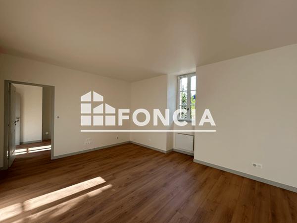 Location Appartement 12 pièces 44.37 m² - Guingamp 22200