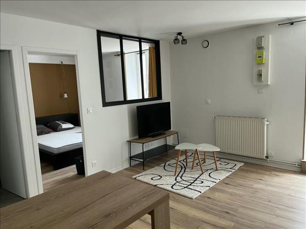 Appartement à louer 585 € CC ANGOULEME 2 p 35 m² DPE D