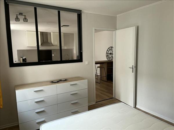 Appartement à louer 585 € CC ANGOULEME 2 p 35 m² DPE D