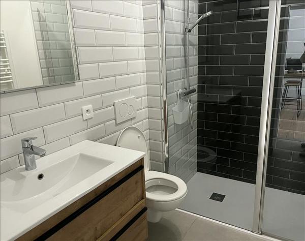 Appartement à louer 585 € CC ANGOULEME 2 p 35 m² DPE D