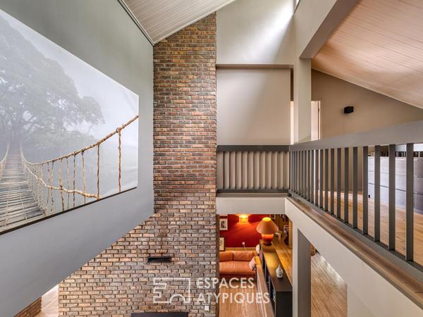 La maison d’architecte avec piscine intérieure au bord du lac