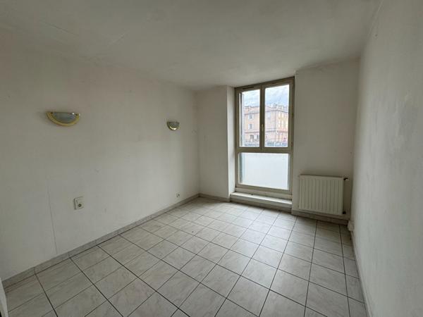 Gaillac, Immeuble de rapport .