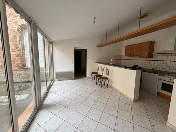 Gaillac, Immeuble de rapport .