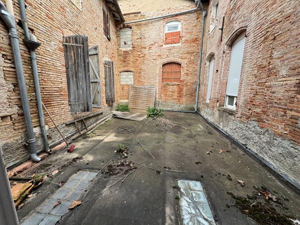 Gaillac, Immeuble de rapport .