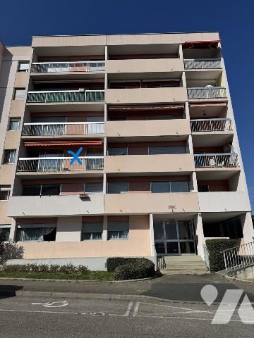 Appartement T3 avec balcon, 2ème étage avec ascenseur.