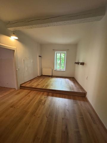 Maison de village de caractère, cour, véranda, dans un village de charme avec toute commodités Fanjeaux (11270)